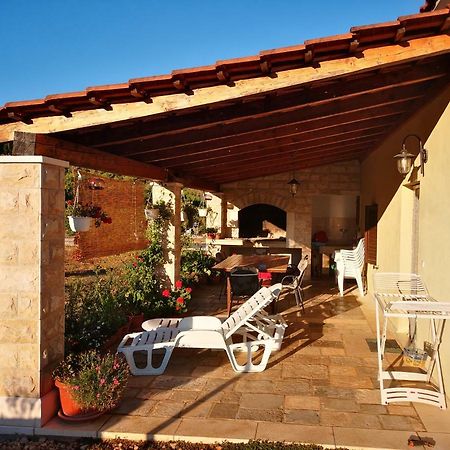 Holiday Home Cvitka Vis Ngoại thất bức ảnh