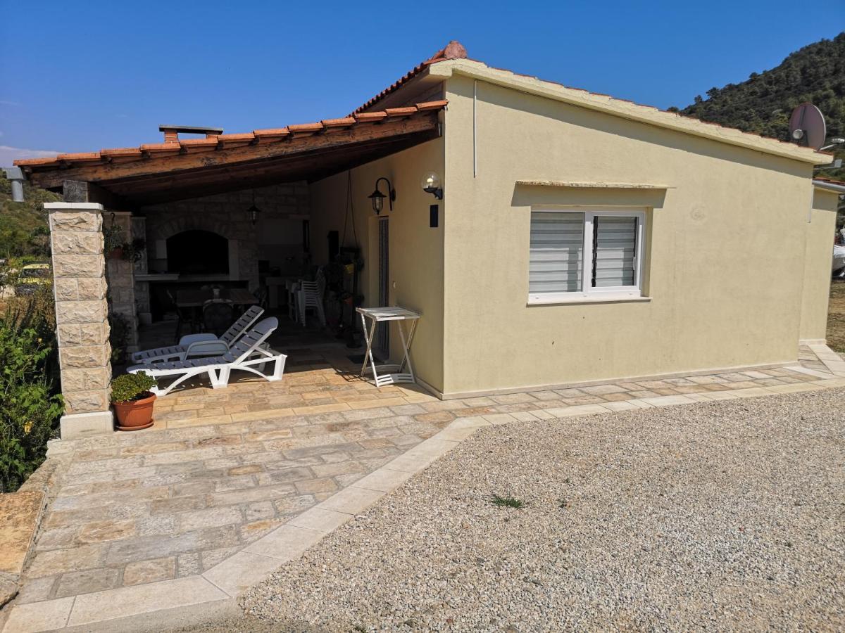 Holiday Home Cvitka Vis Ngoại thất bức ảnh