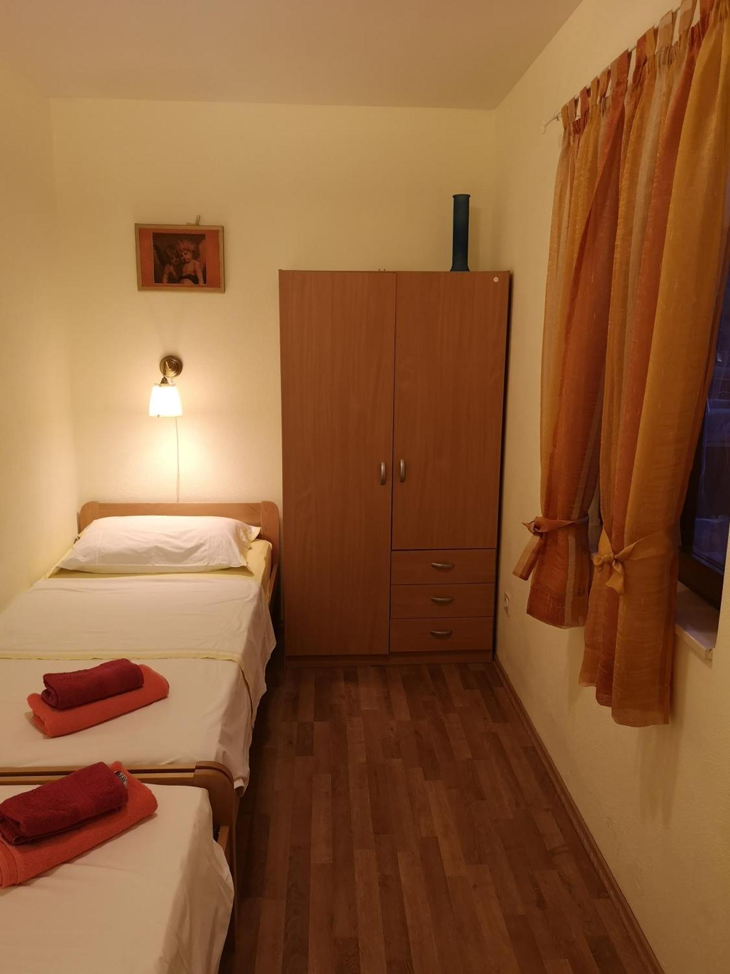 Holiday Home Cvitka Vis Ngoại thất bức ảnh