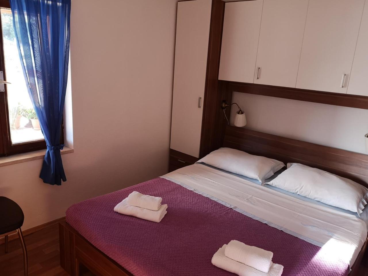 Holiday Home Cvitka Vis Ngoại thất bức ảnh