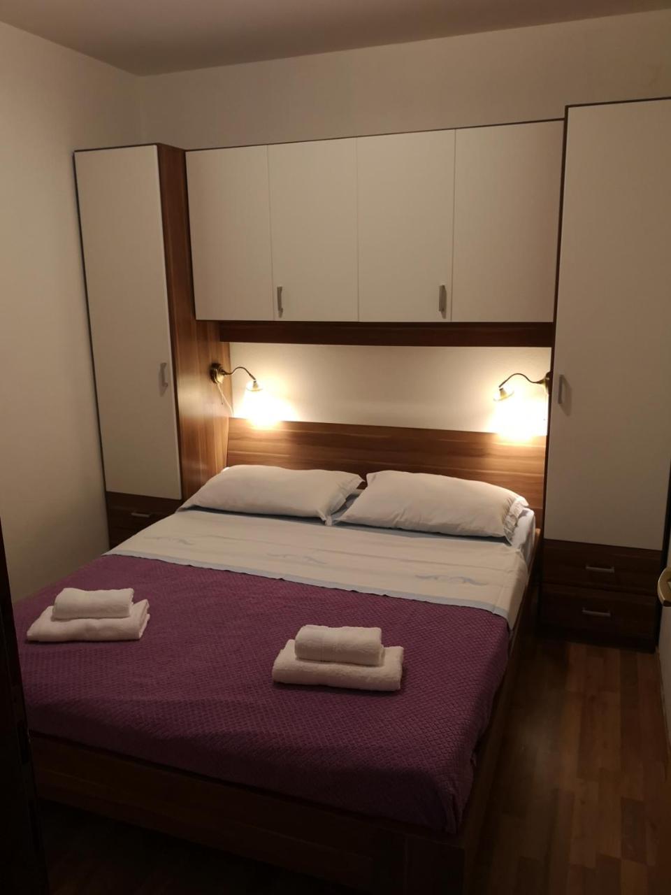 Holiday Home Cvitka Vis Ngoại thất bức ảnh